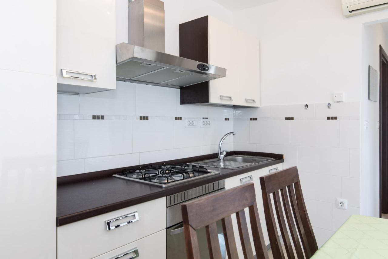 Apartments Darko Near The Sea บัชกา ภายนอก รูปภาพ