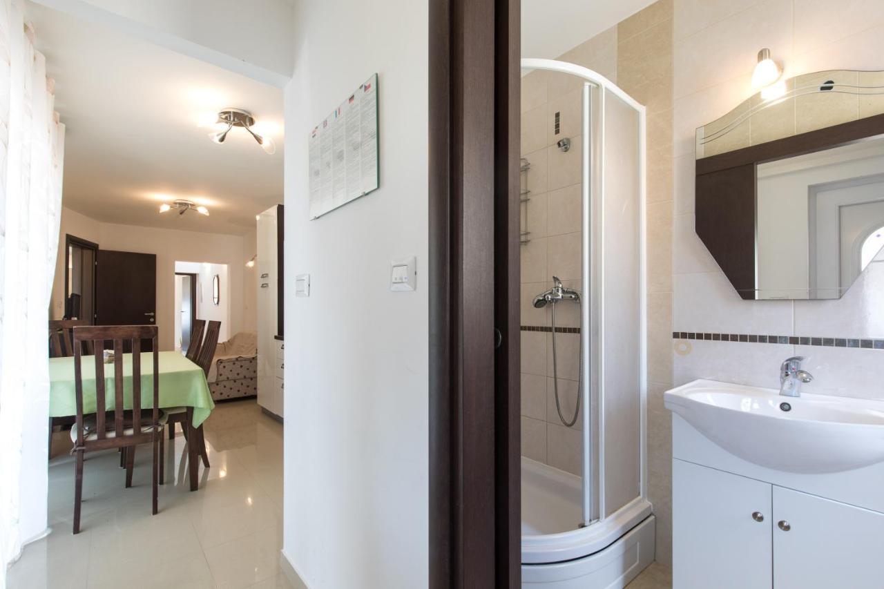 Apartments Darko Near The Sea บัชกา ภายนอก รูปภาพ